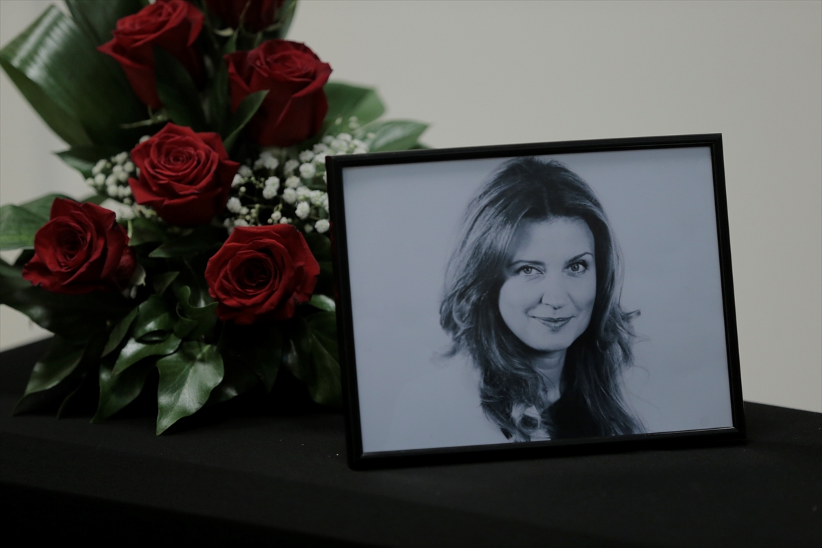 Suze i jecaji na oproštaju od Segmedine Srna-Bajramović  